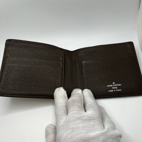 GUC Louis Vuitton Brown Taiga Bifold Wallet - Picture 6 of 8
